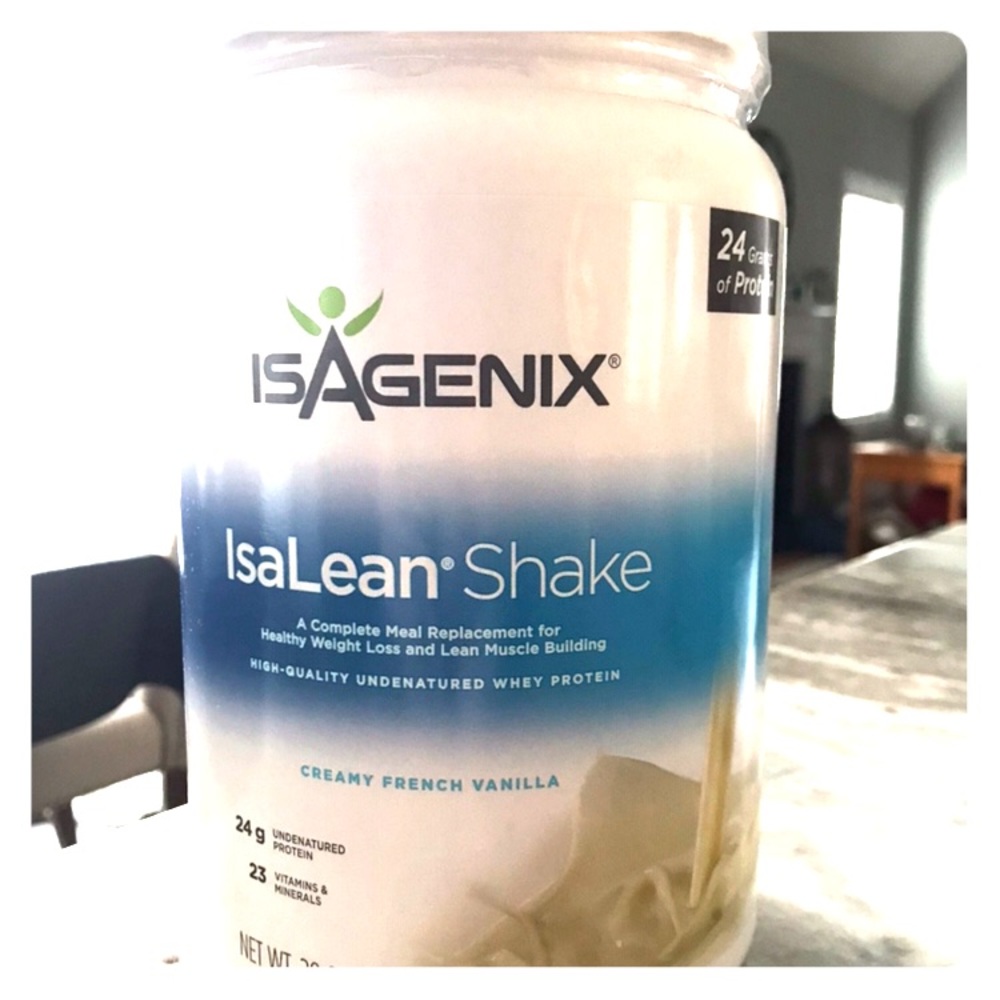 Isagenix shake bundle- 4 vanilla 1 mint choc
